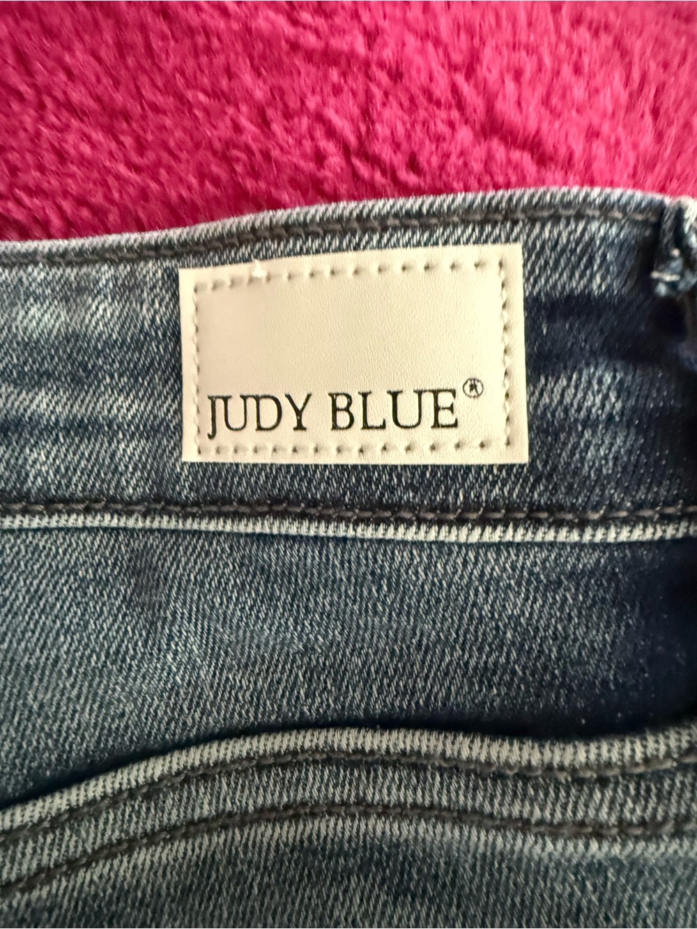 Judy Blue Light Wash High-Rise Denim Shorts NWOT - Picture 4 of 5